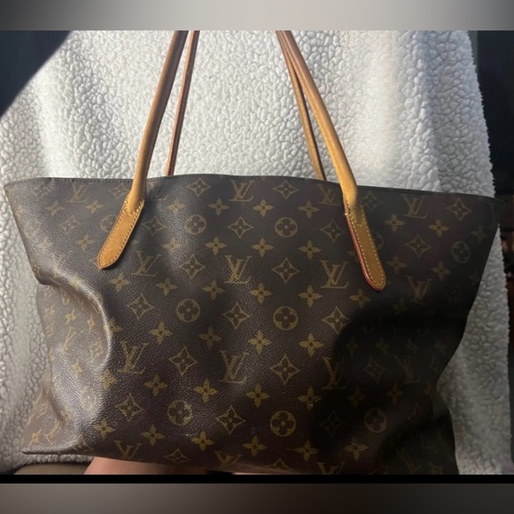 Louis Vuitton Handbags - Authentic Louis Vuitton Raspail zip top tote purse shopper